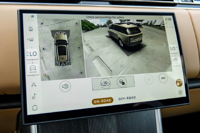 Used 2025 Gray Land Rover Autobiography image 31