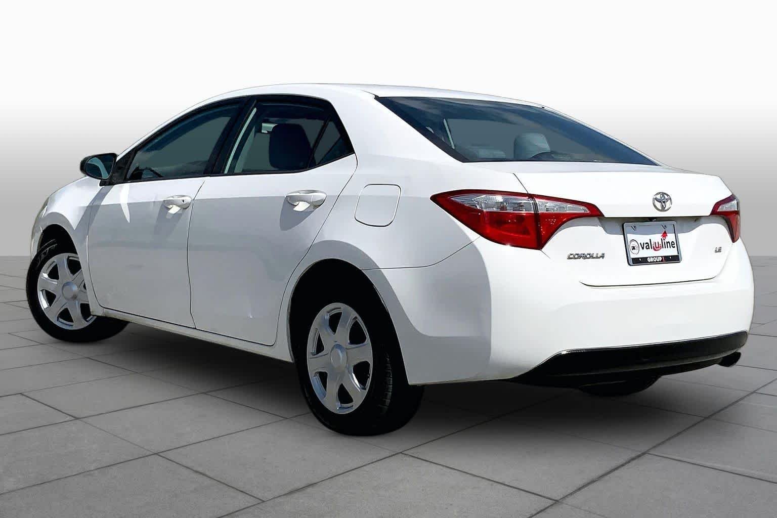 Used 2015 Super White Toyota LE image 12