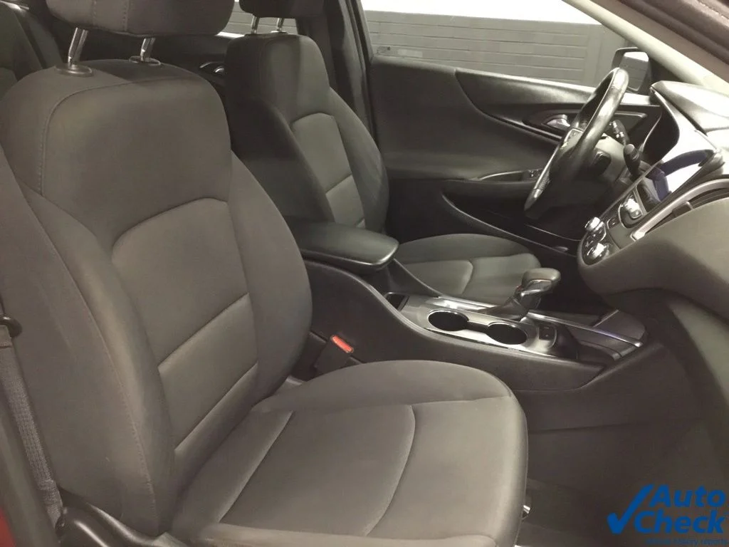 Used 2021 Red Chevrolet RS image 35