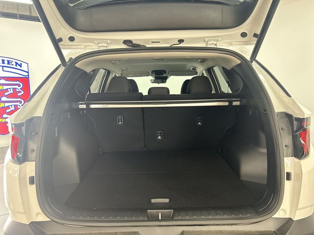 New 2026 White Pearl Hyundai SEL AWD image 33