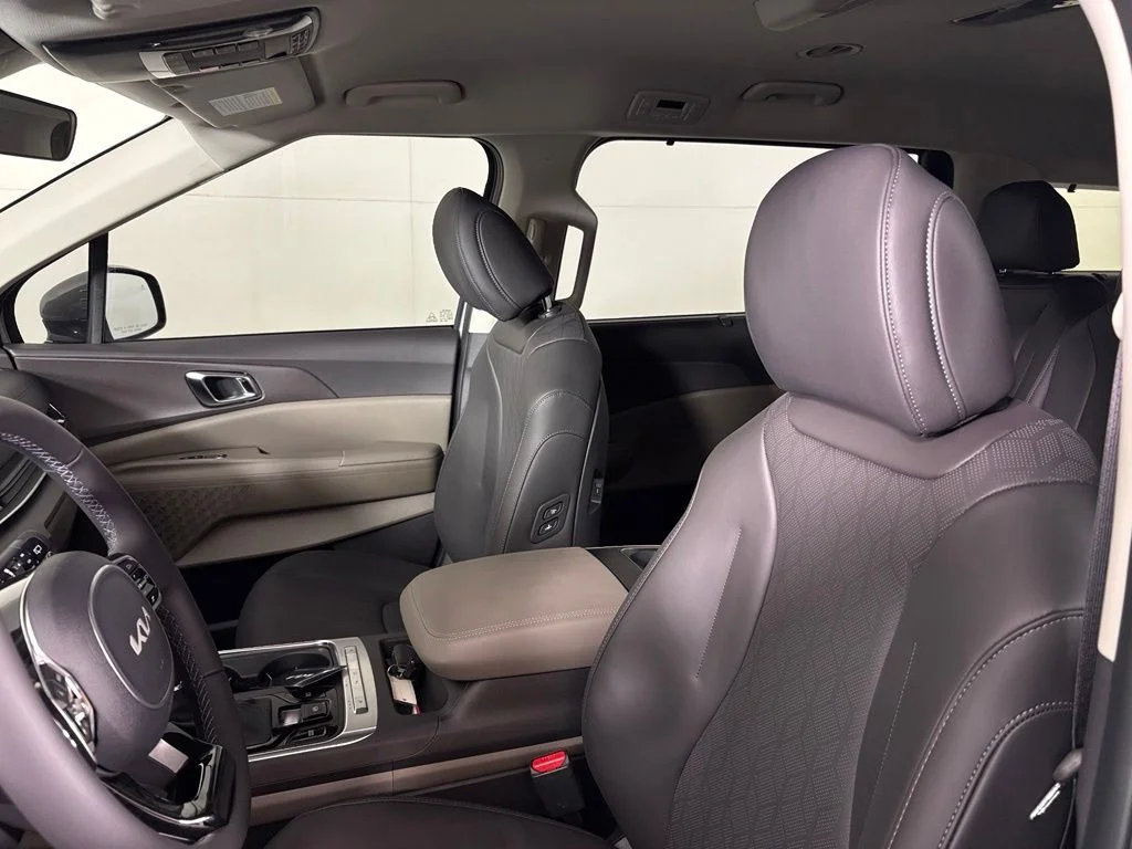 New 2026 Ceramic Silver Kia EX image 18