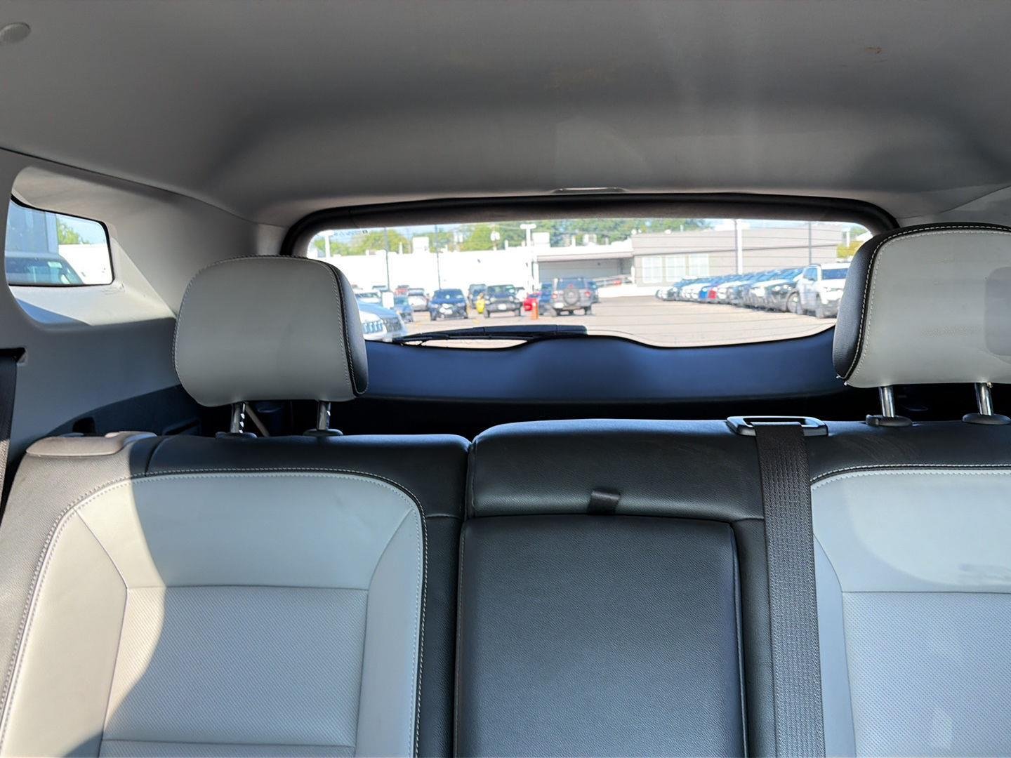 Used 2023  Gmc  image 13