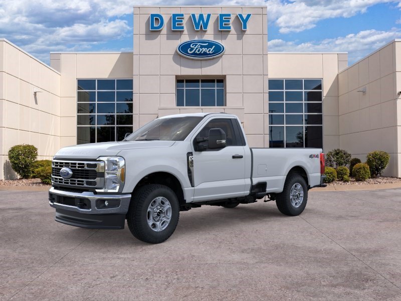 New 2026 Oxford White Ford XLT image 1