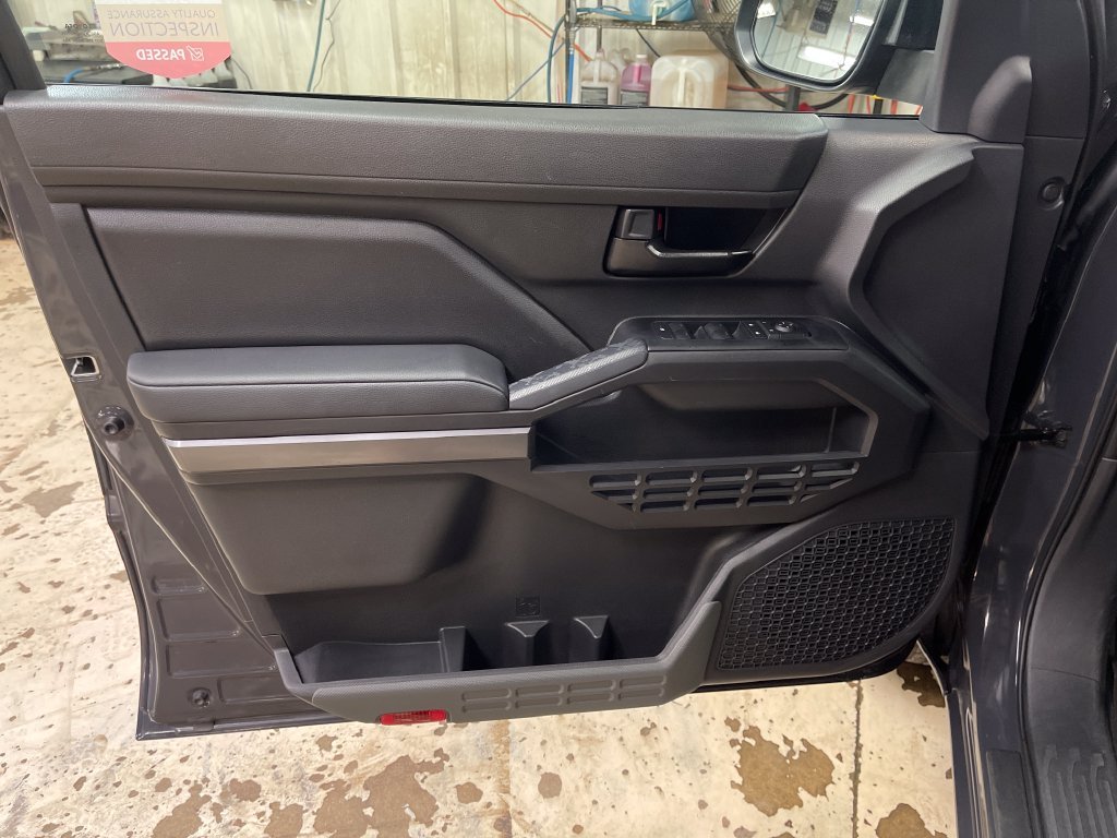 Used 2025  Toyota SR5 image 14