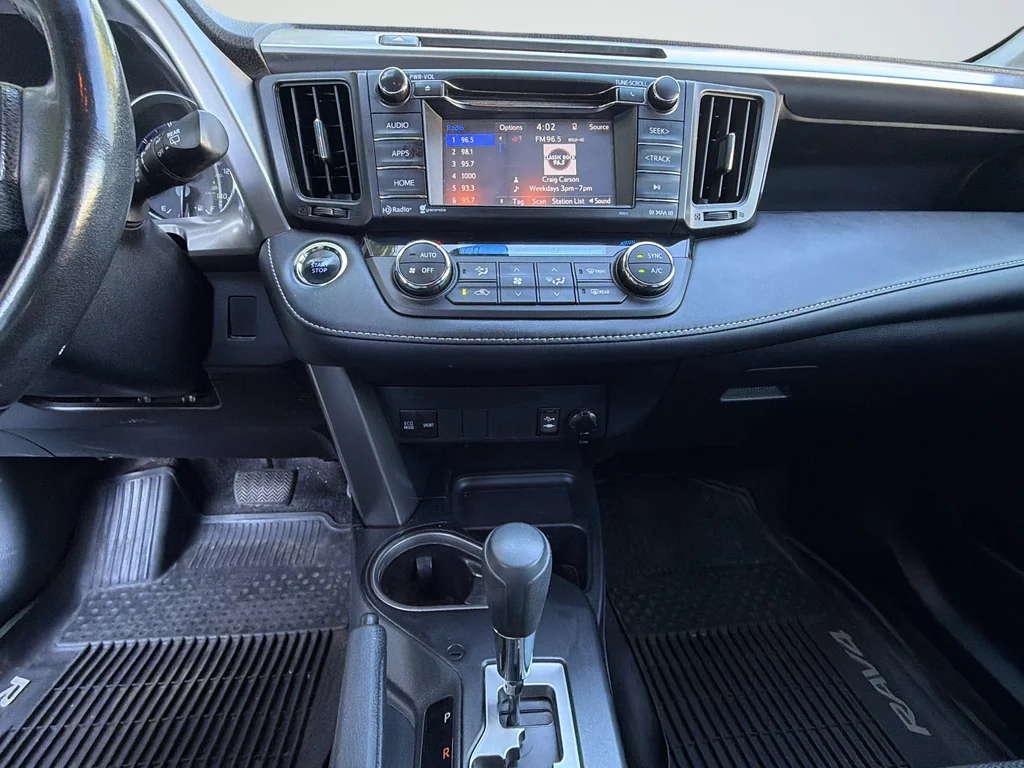 Used 2018 Gray Toyota XLE image 20