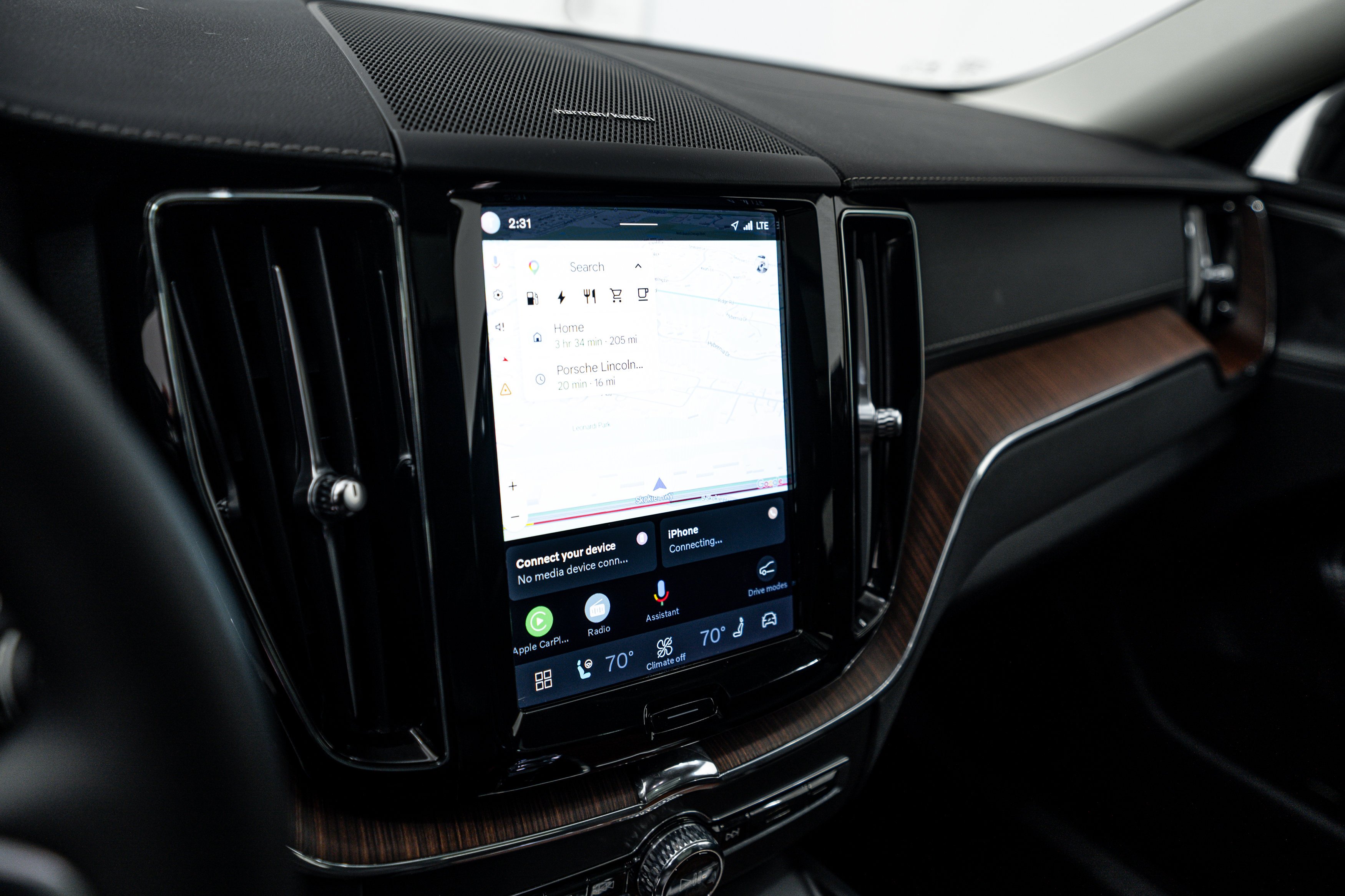 Used 2023 Onyx Black Metallic Volvo Ultimate Dark Theme image 13
