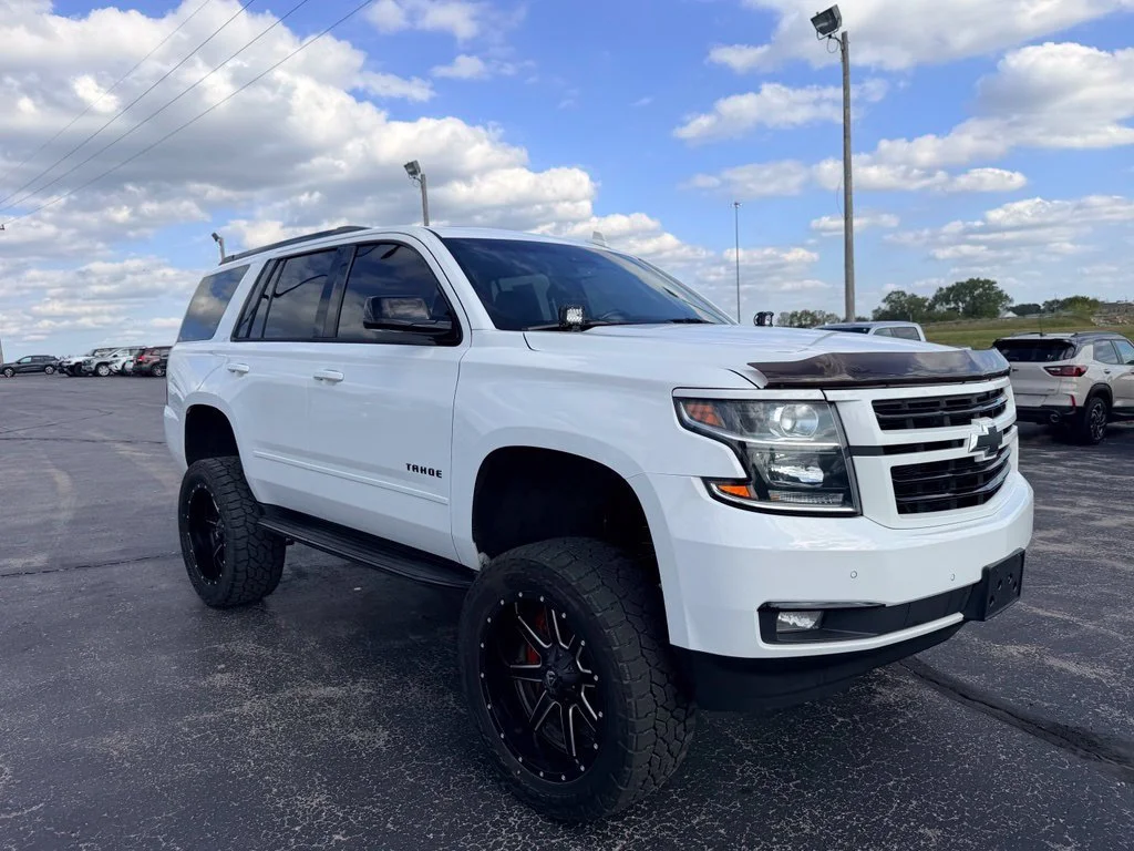 Used 2018 Chevrolet Tahoe Premier with VIN 1GNSKCKJ6JR212738 for sale in Kansas City