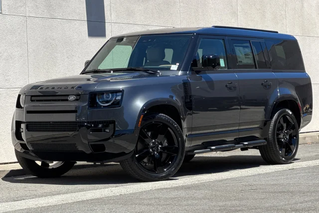 2026 Land Rover Defender 130 X-Dynamic SE