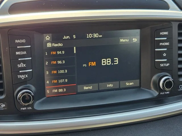 Used 2020 Silver Kia LX image 28