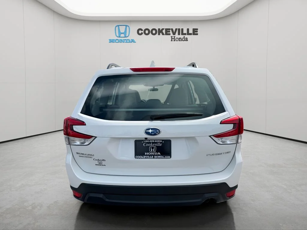 Used 2023 Crystal White Pearl Subaru Base image 8
