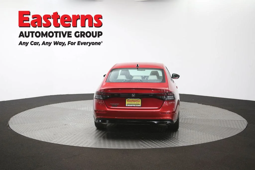 Used 2025 Red Honda SE image 37