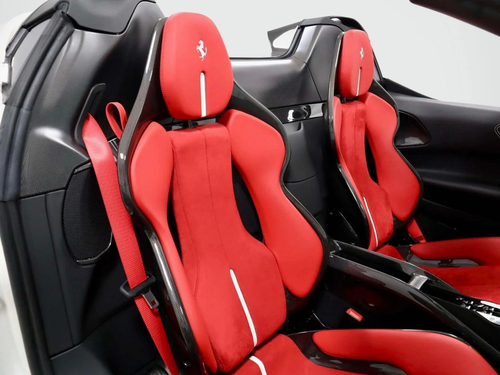 Certified Used 2022 Bianco Italia Ferrari  image 17