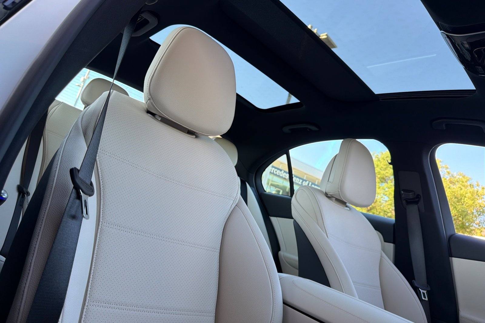 New 2026 Polar White Mercedes-Benz C 300 image 3