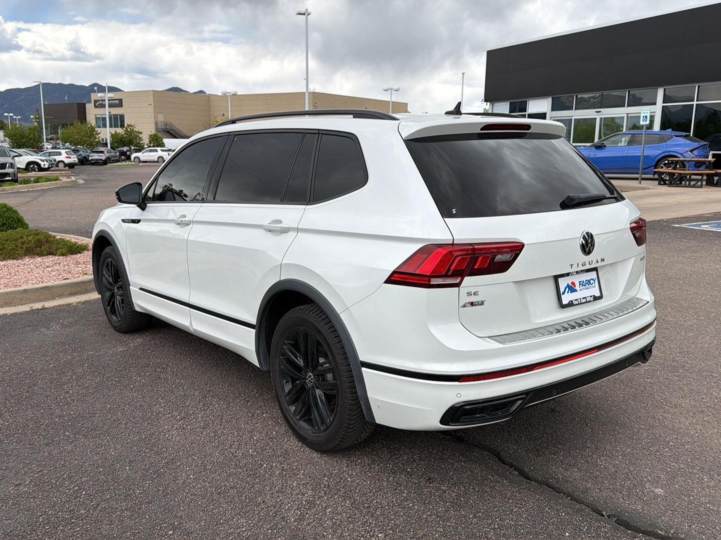 Used 2022 Oryx White Pearl Volkswagen SE R-Line Black image 7
