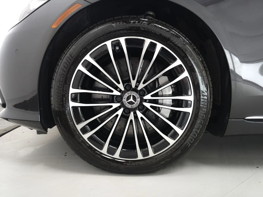 Certified Used 2024 Graphite Gray Metallic Mercedes-Benz S 580 image 40