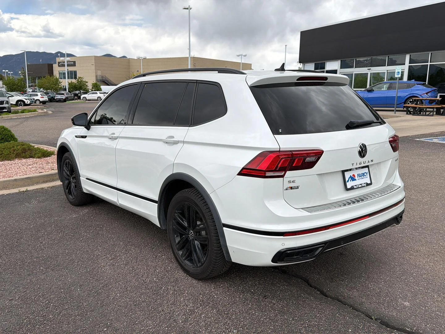 Used 2022 Oryx White Pearl Volkswagen SE R-Line Black image 7