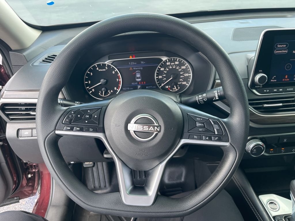 Used 2023 Red Nissan 2.5 SV image 17