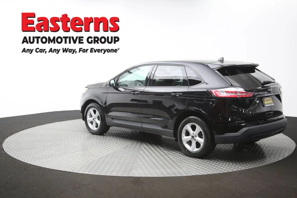 Used 2023 Black Ford SE image 62