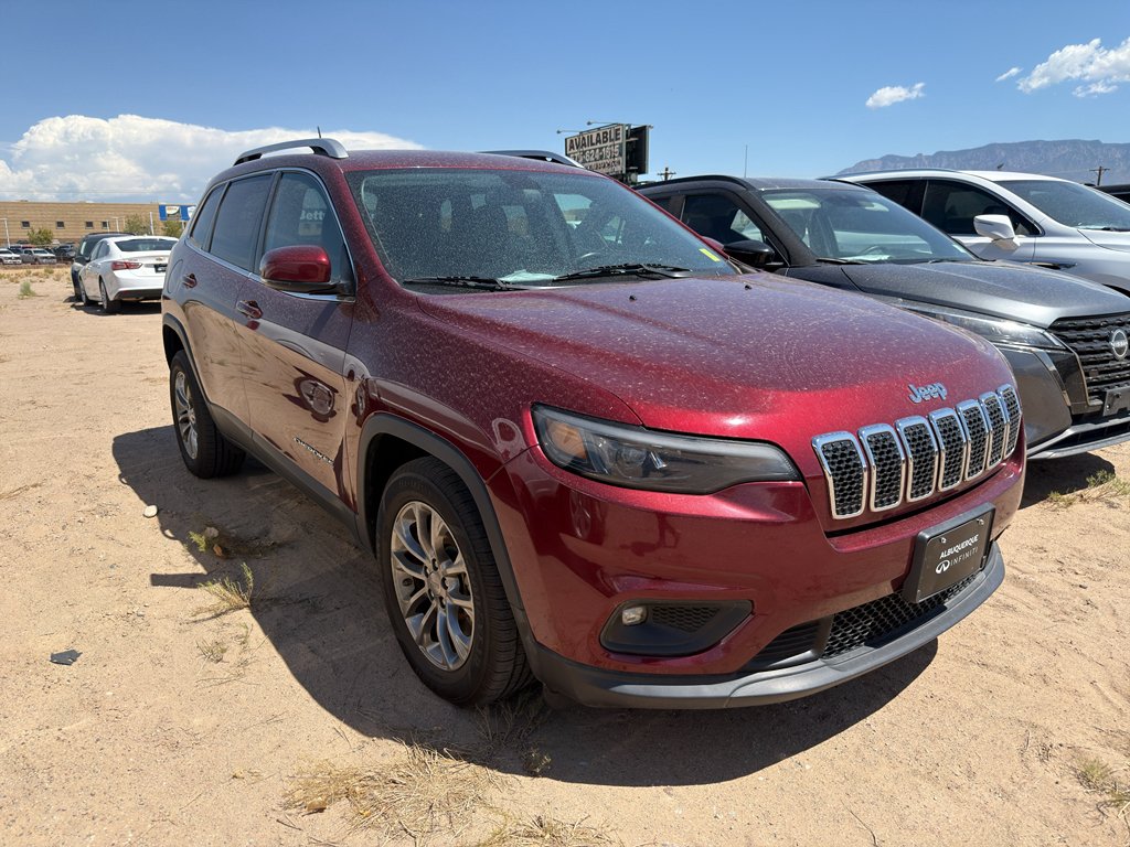 Used 2019 Velvet Red Pearlcoat Jeep Latitude Plus image 3