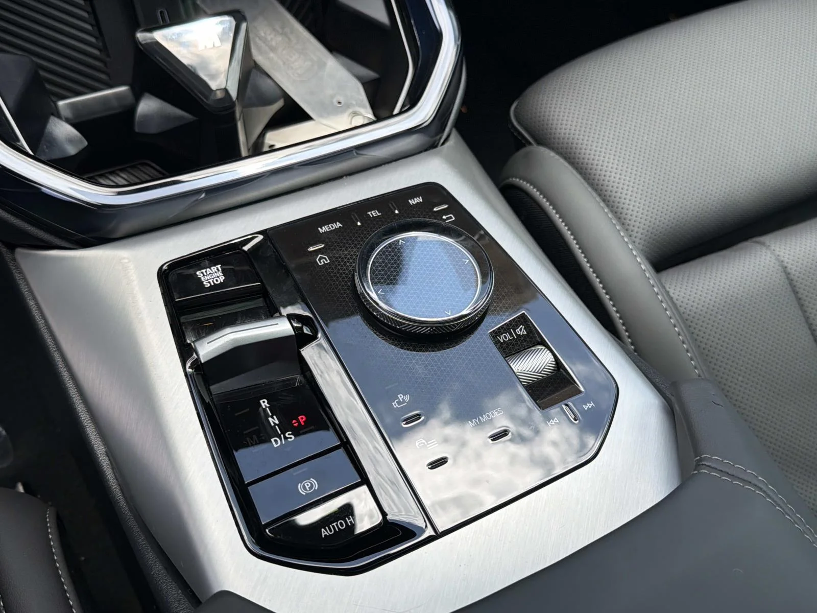 Used 2026 Dune Grey Metallic BMW M50 xDrive Sports Activity Vehicle image 24