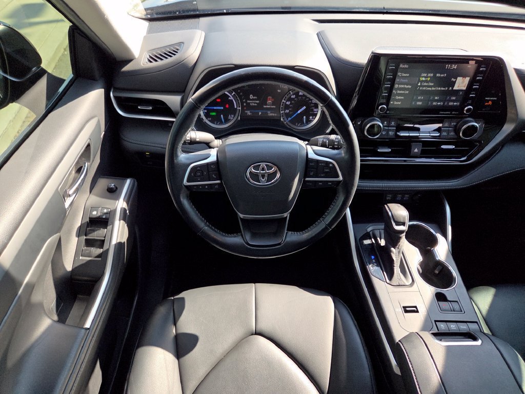 Used 2022 Midnight Black Metallic Toyota Hybrid XLE image 4
