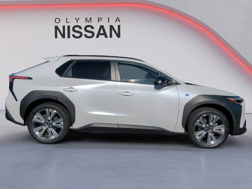 Used 2023 White Subaru Limited image 7