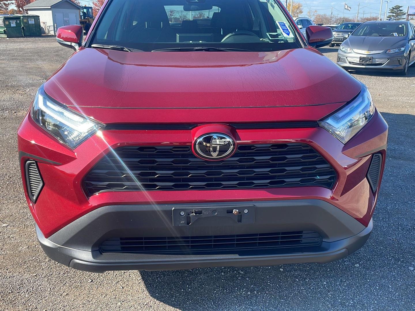 Used 2025 Ruby Flare Pearl Toyota XLE image 7