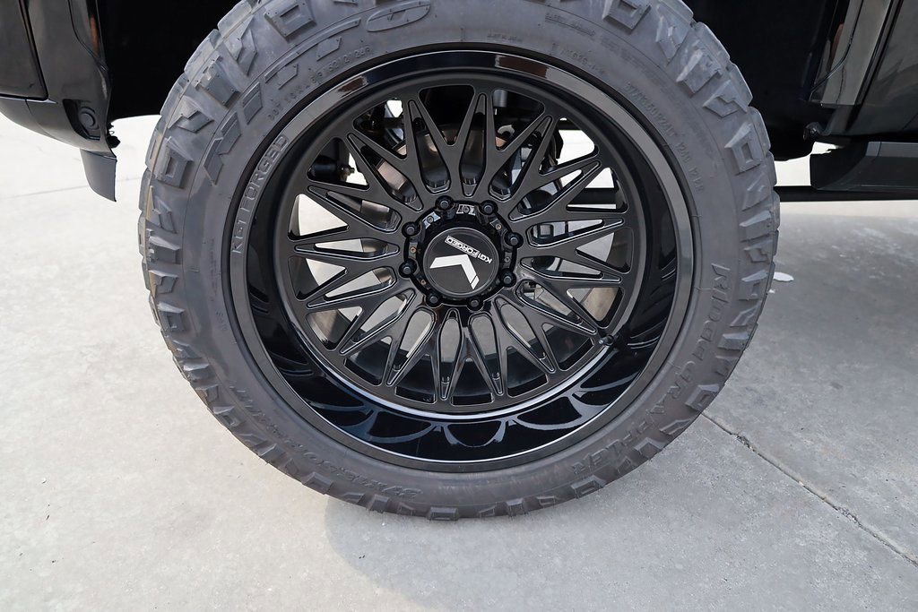 2025 GMC Sierra 3500HD AT4 - Photo 10