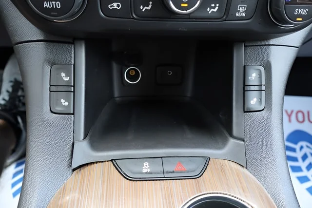 Used 2019 Summit White GMC SLE-2 image 32