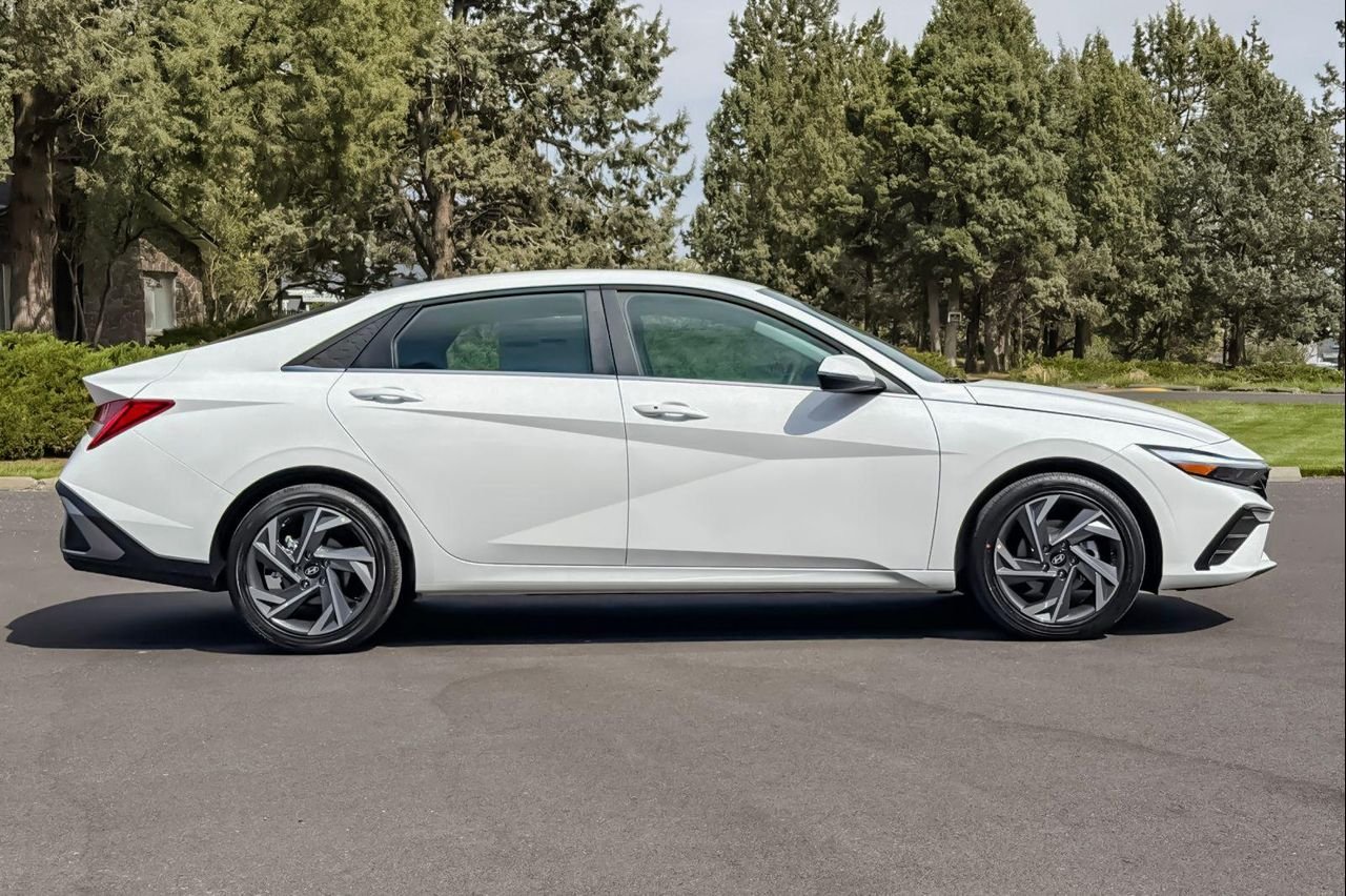 New 2026 White Hyundai Limited image 3