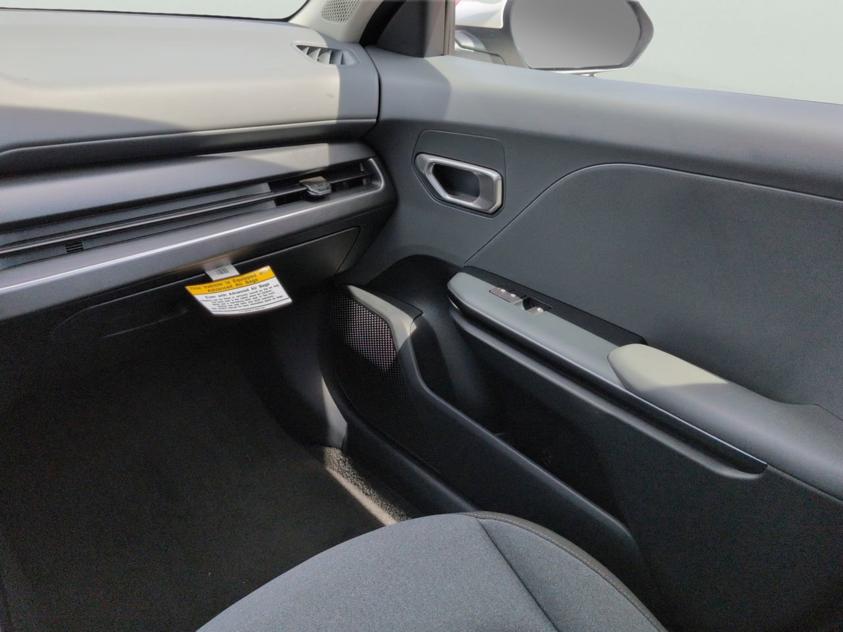 New 2026 Snow White Pearl Kia LXS image 18