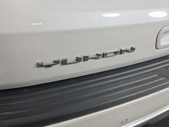 Certified Used 2022 White Frost Tricoat GMC Denali image 10