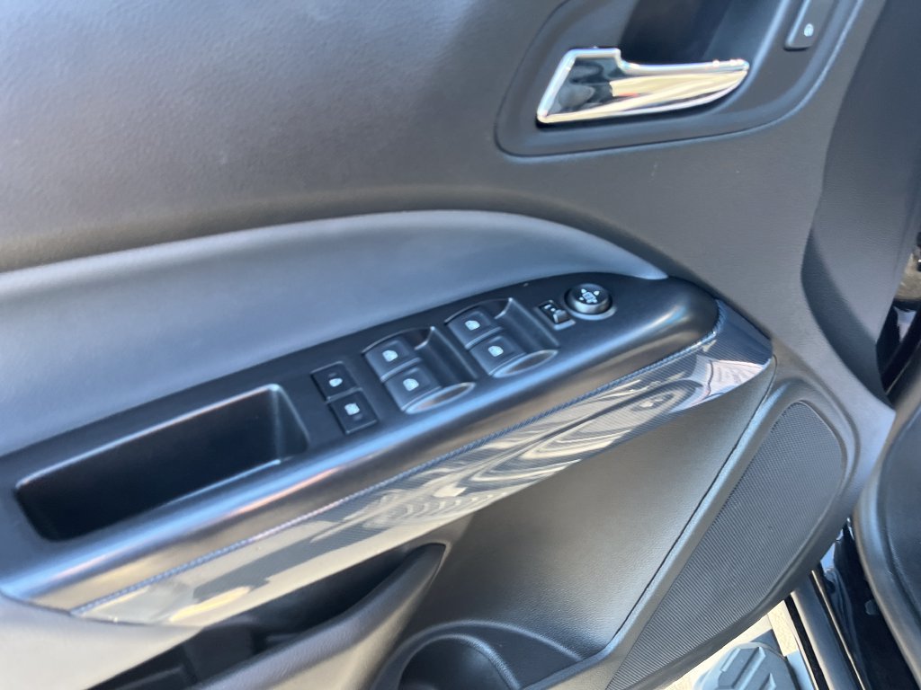 Used 2021 Black Chevrolet Z71 image 11