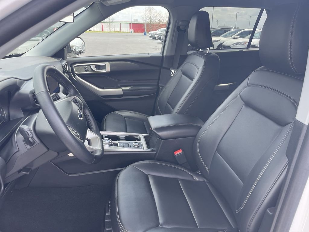 Used 2023 White Ford XLT image 11