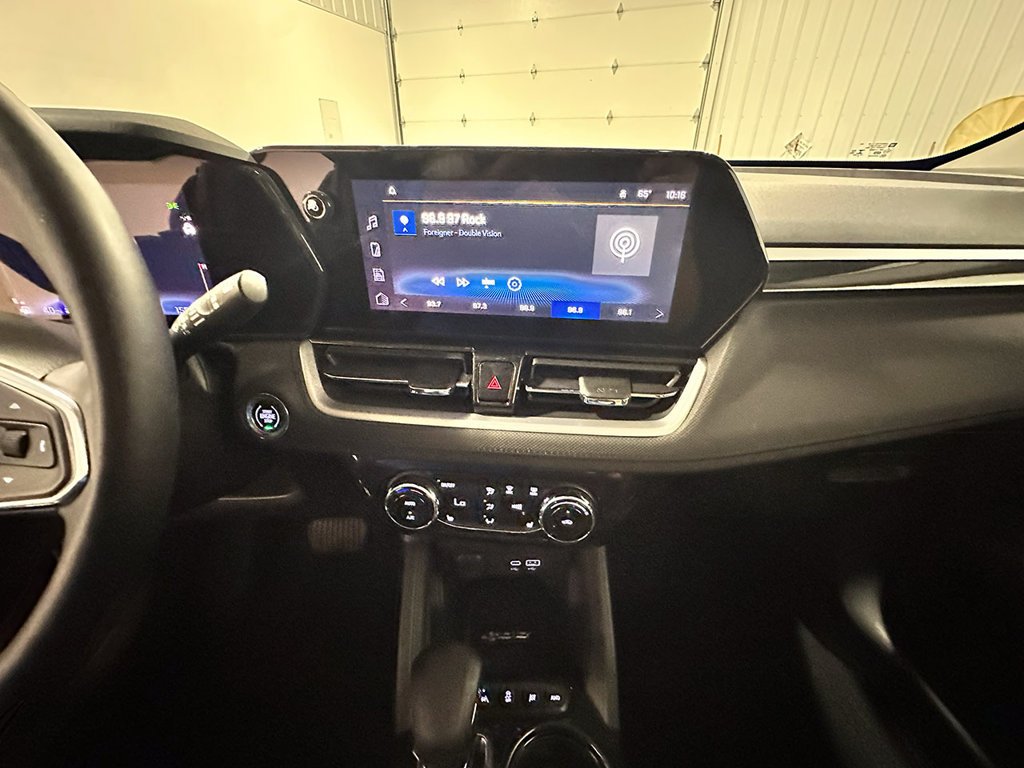 Used 2025 Red Chevrolet LT image 31