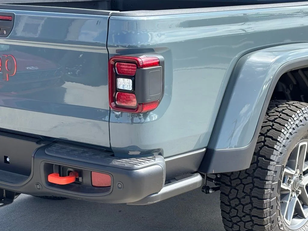 New 2026 Gray Jeep Mojave X image 4