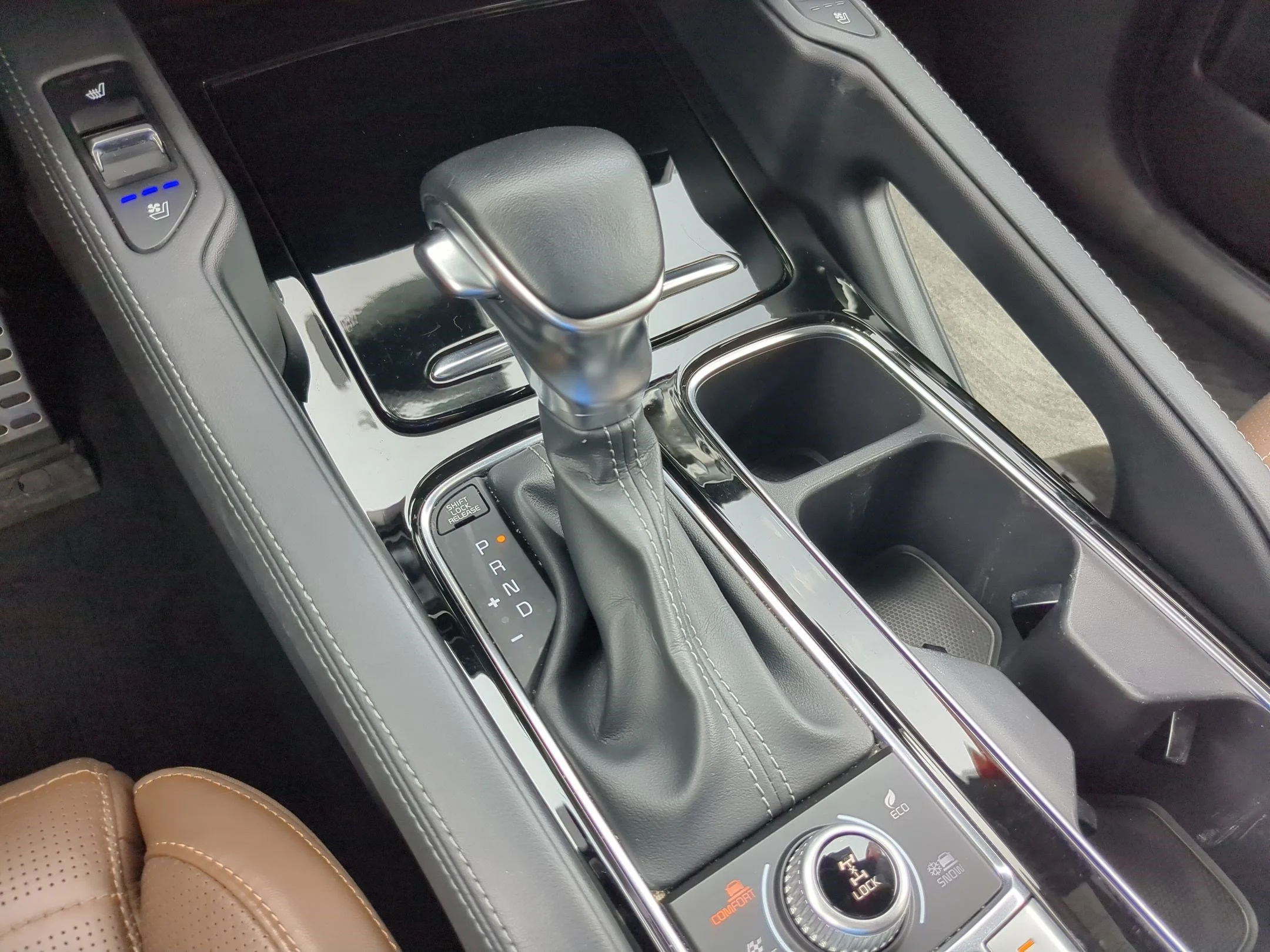 Used 2022 Glacial White Pearl Kia SX image 24
