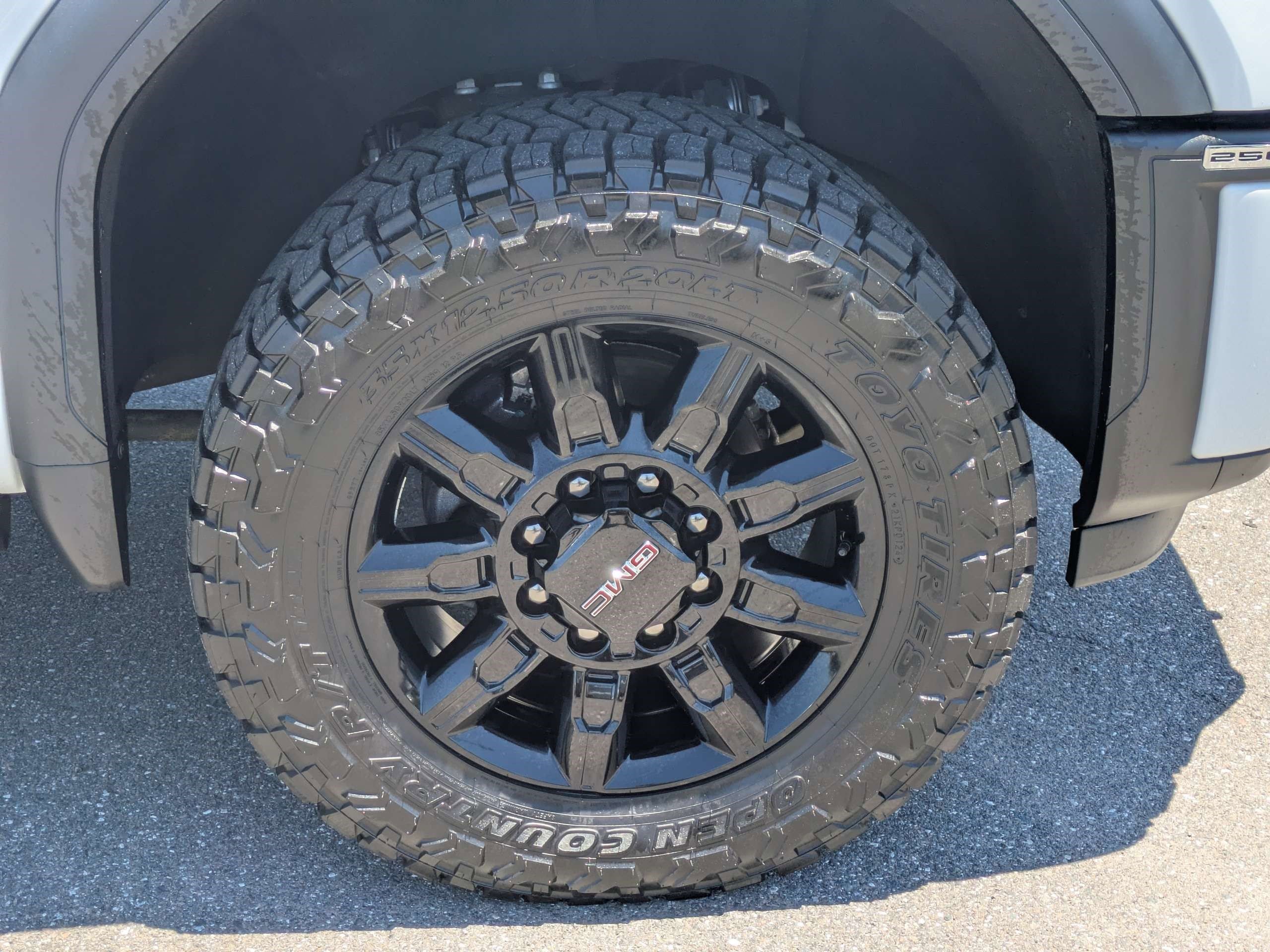 Used 2024 Summit White GMC AT4 image 10