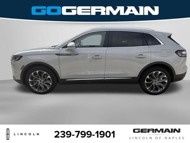 Used 2022 White Lincoln Reserve image 3