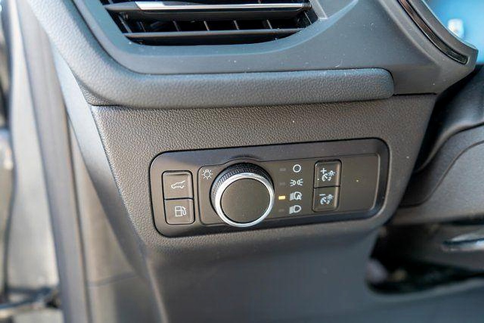 Used 2023 Carbonized Gray Metallic Ford ST-Line image 20