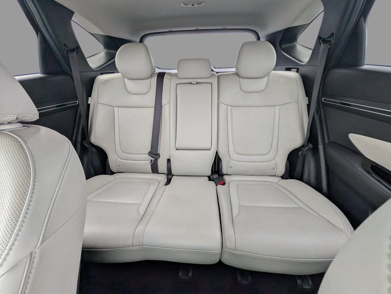 Used 2024 Black Pearl Hyundai Limited image 13