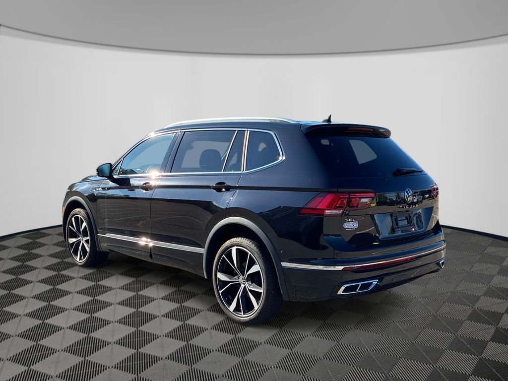 Used 2024  Volkswagen 2.0T SEL R-Line image 3
