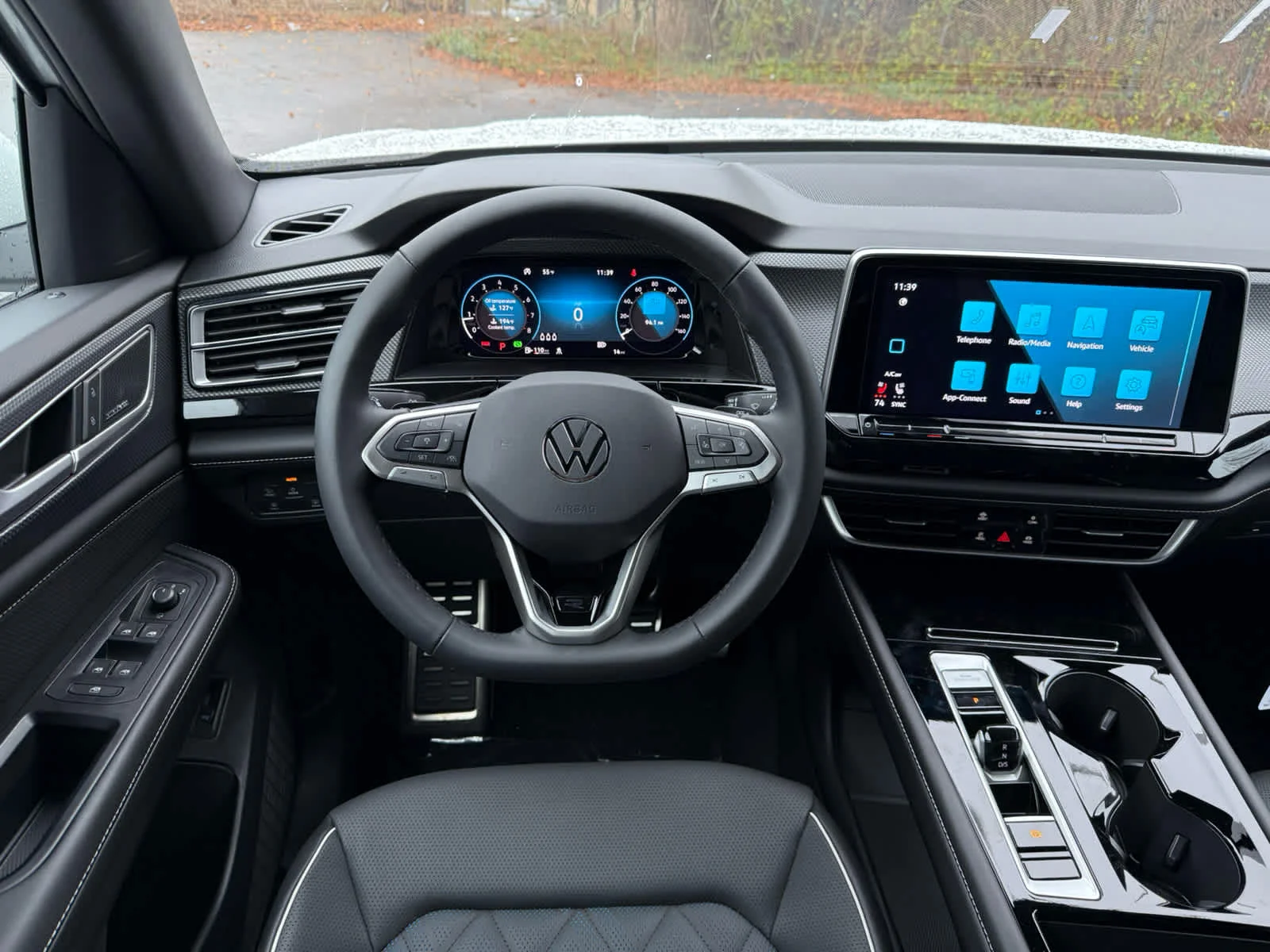 2026 Volkswagen Atlas Cross Sport SEL Premium R-LINE - Photo 18