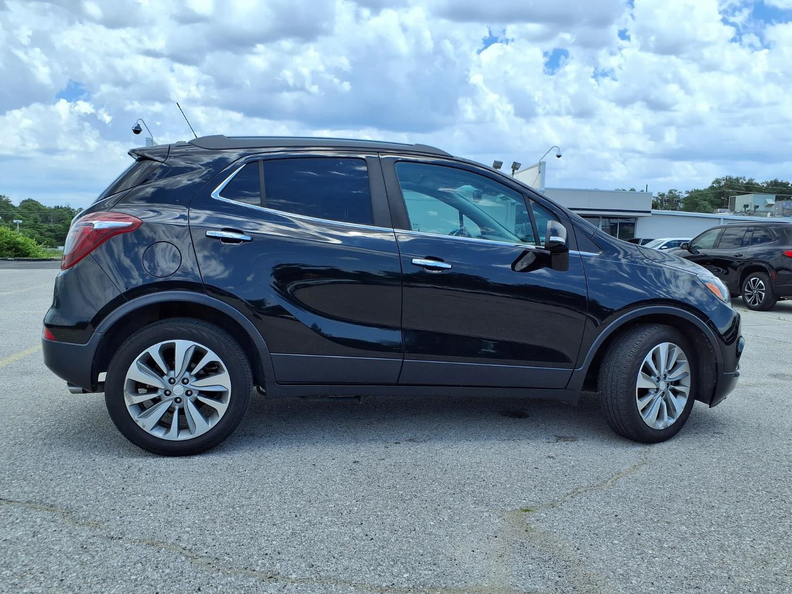 Used 2019 Ebony Twilight Metallic Buick Preferred image 29