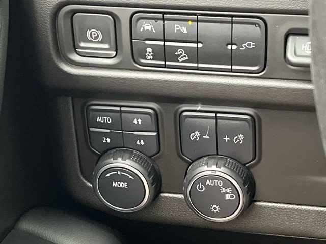 Used 2021 Black Chevrolet High Country image 18