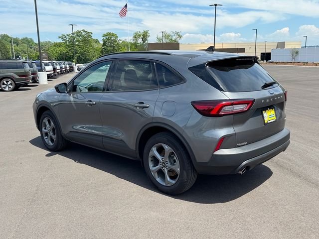 Used 2025 Gray Ford ST-Line image 5