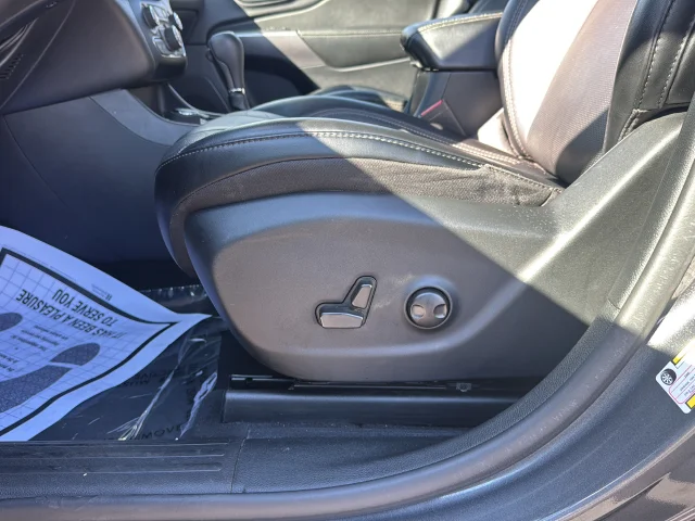 Used 2022 Gray Jeep Limited image 18
