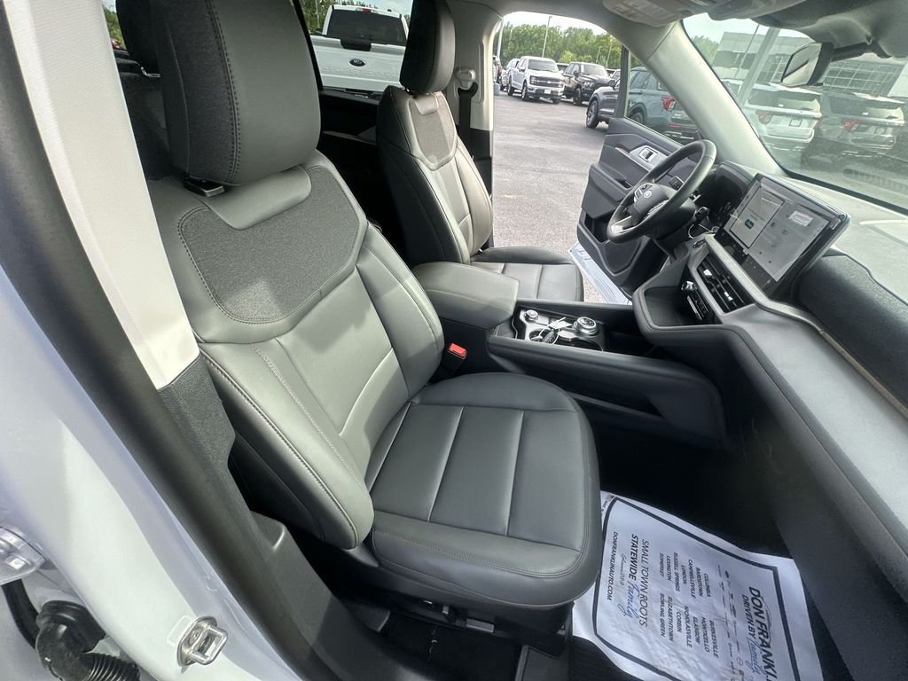 New 2026 Space White Metallic Ford Active image 31