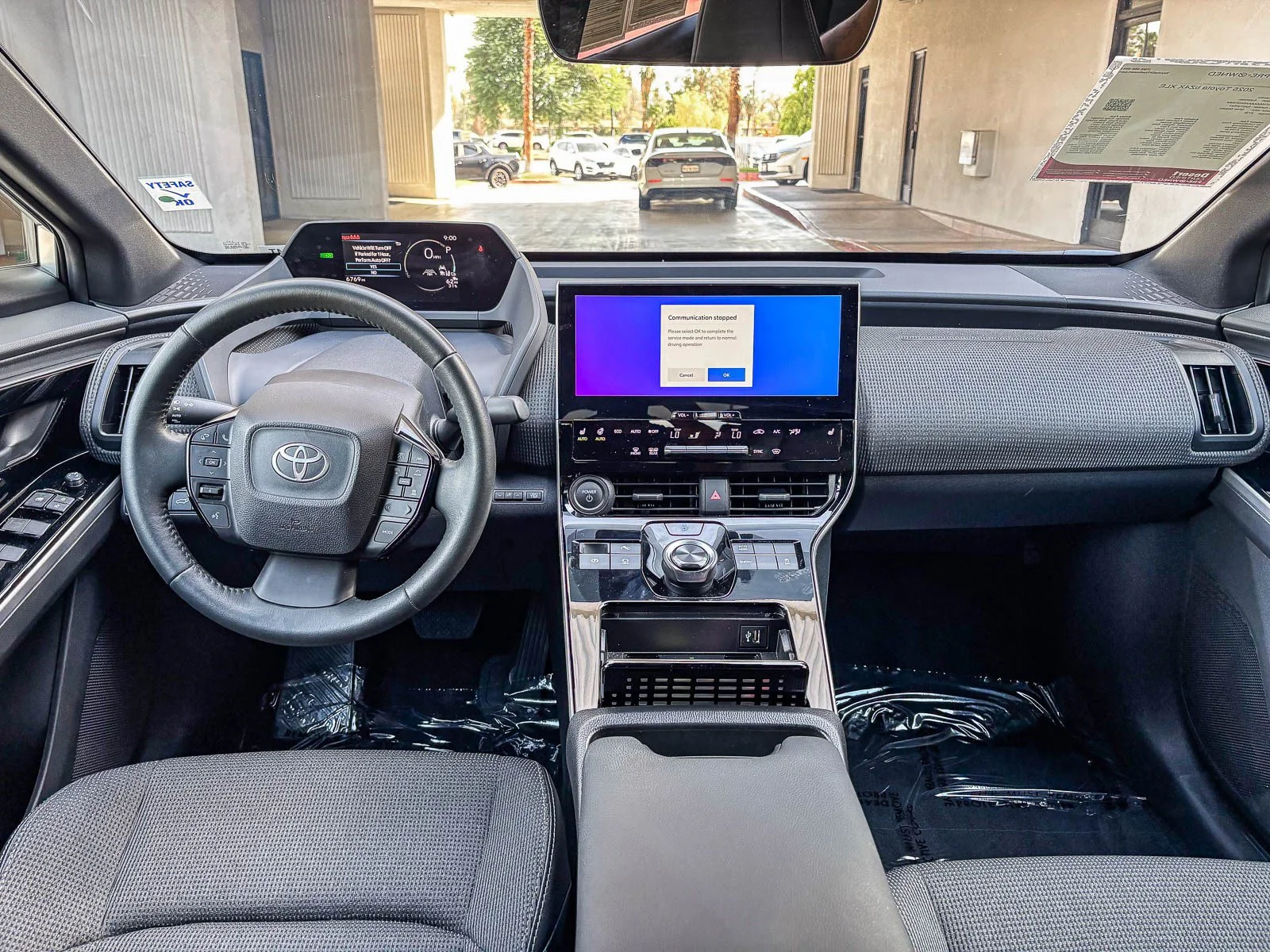 Used 2025 Silver Metallic Toyota XLE image 14