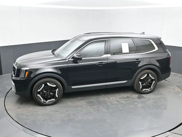 Used 2024 Ebony Black Kia EX image 38